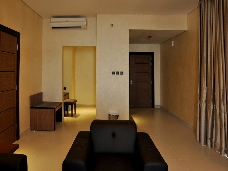 Pearl Beach Hotel 191958