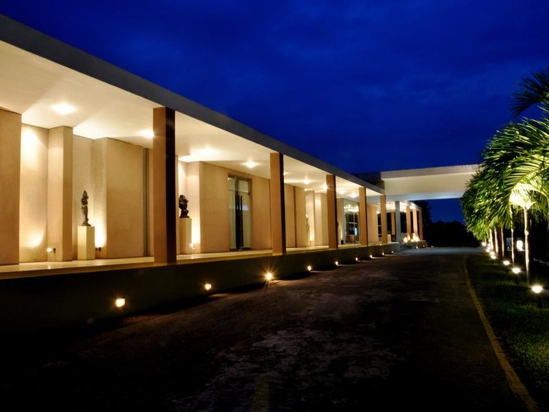 Pegasus Reef Hotel 110408