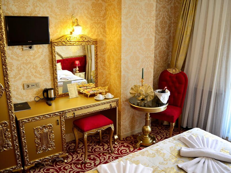 Pera Palace Hotel 271125