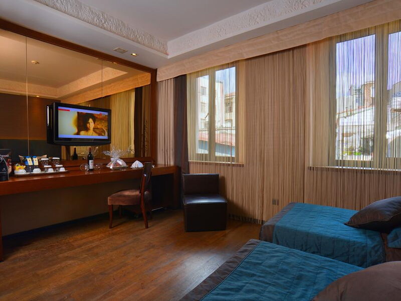 Pera Tulip Hotel (ех 244389