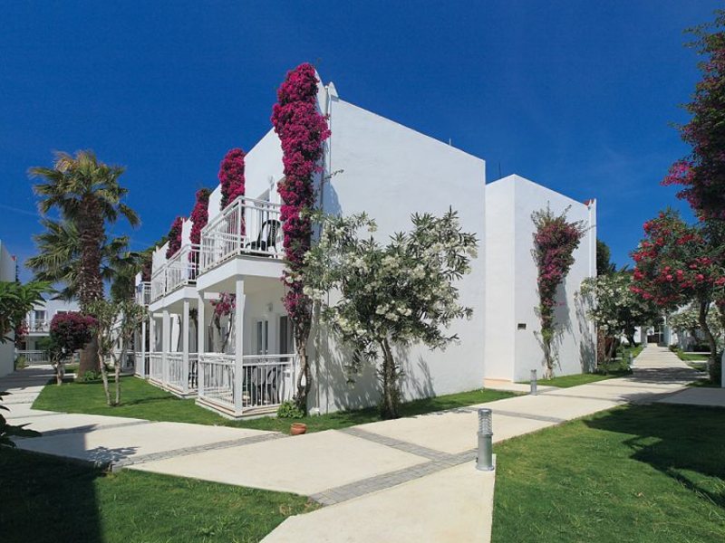 Petunya Beach Resort 42014