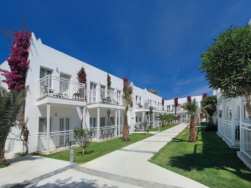 Petunya Beach Resort 42022