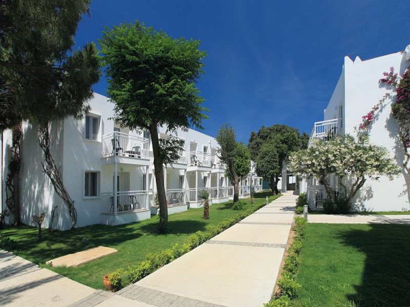 Petunya Beach Resort 42025