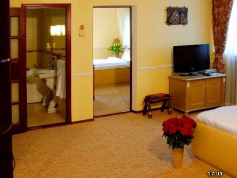 Pharaon Floatel 11527