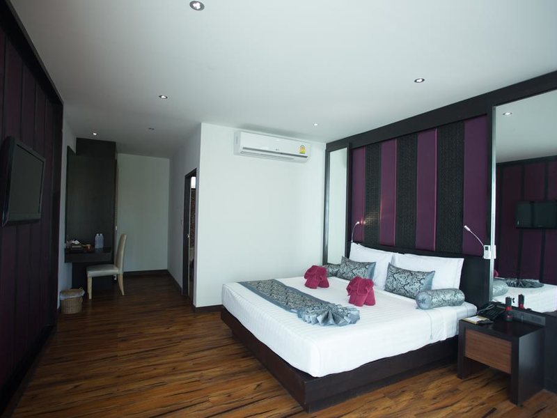 Phi Phi Erawan Palms Resort 220978