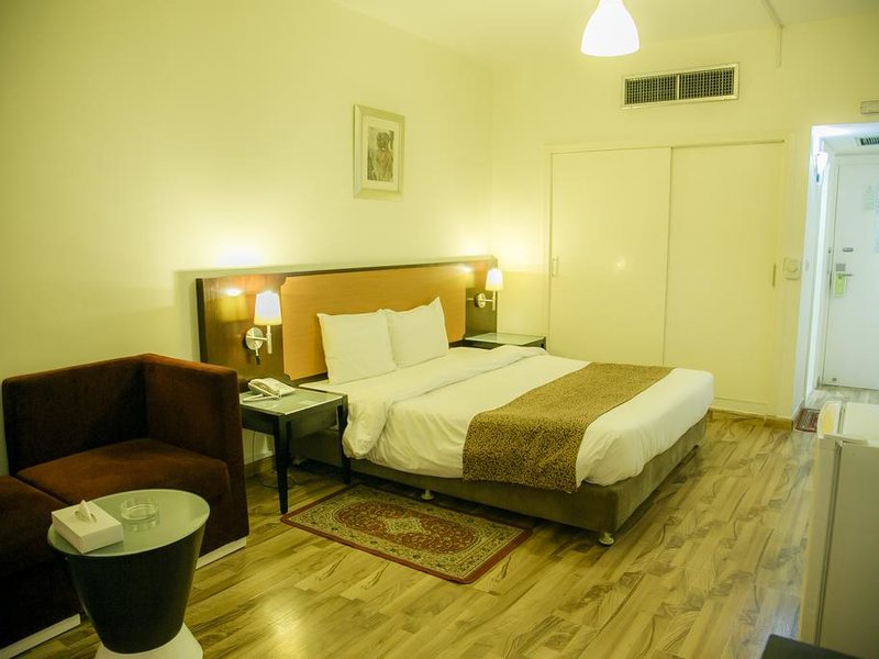 Phoenicia Hotel 300965