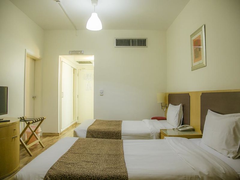 Phoenicia Hotel 300966