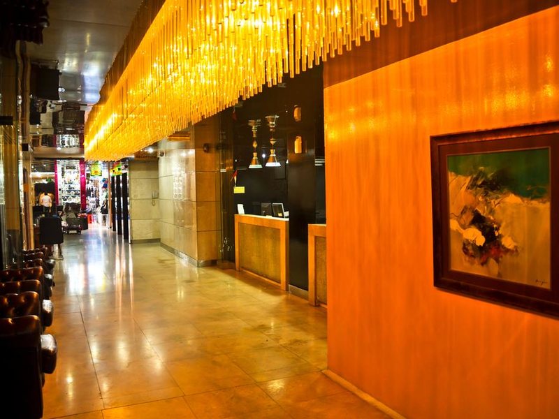 Phoenicia Hotel 300981