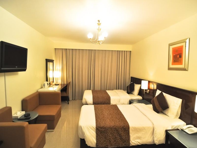 Phoenicia Hotel 300984