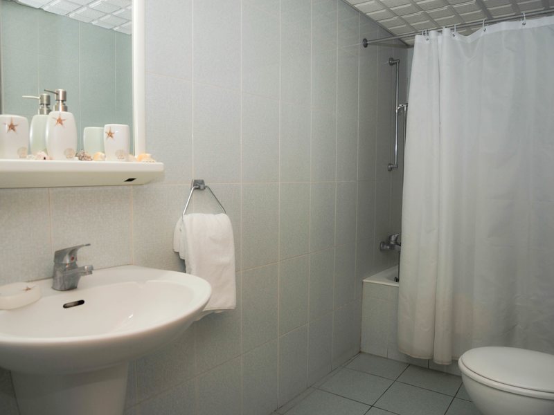 Pier Beach Hotel Apts 103840