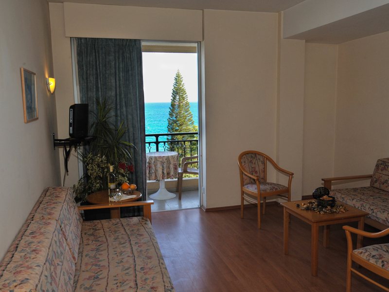 Pier Beach Hotel Apts 103841