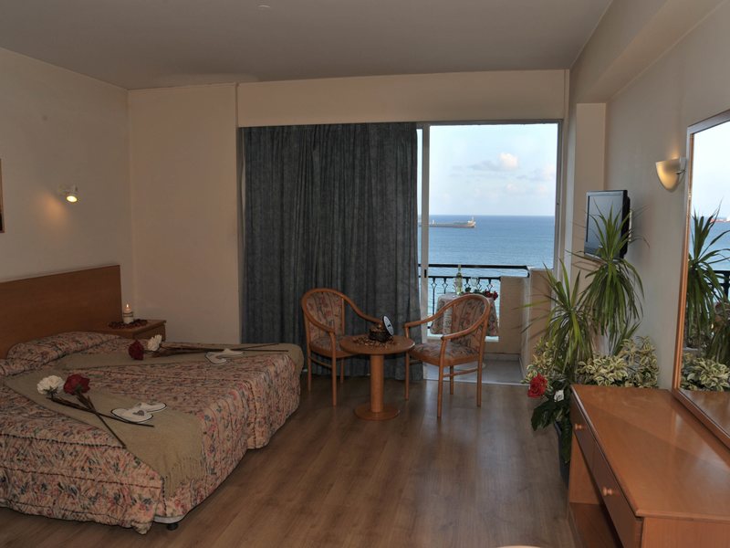 Pier Beach Hotel Apts 103848