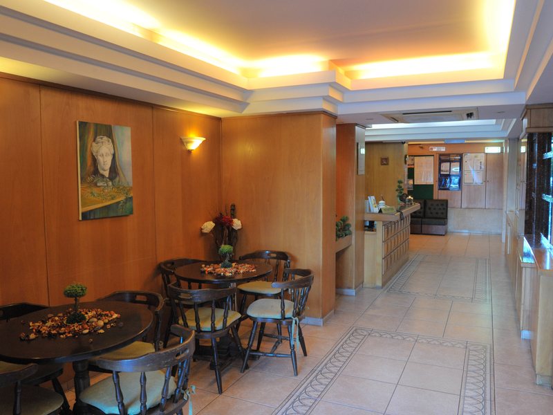 Pier Beach Hotel Apts 103854