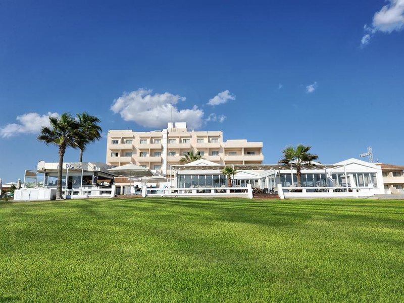 Piere Anne Beach Hotel  206919