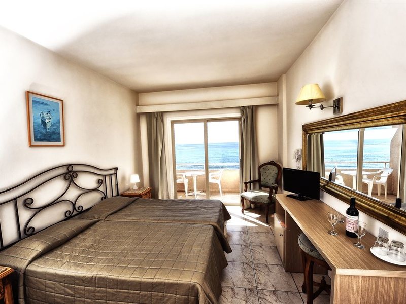 Piere Anne Beach Hotel  206935