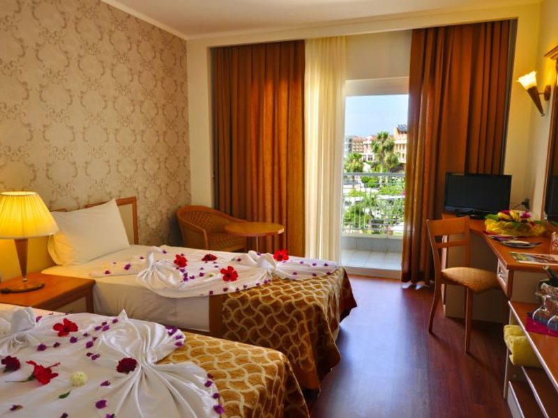 Pine House Hotel 34521