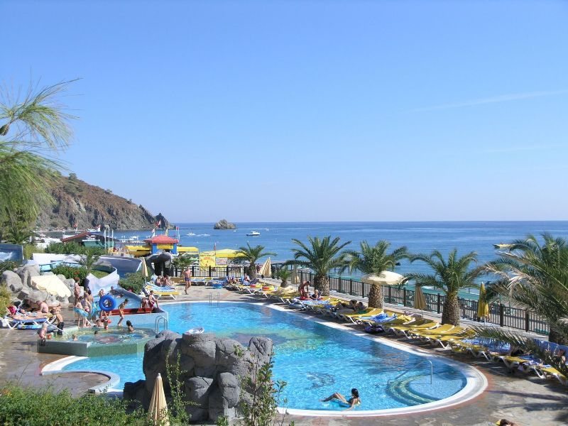 Pirates Beach  Club 38900