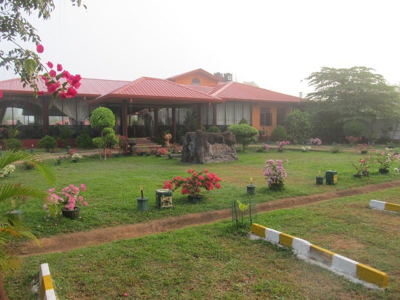 Platinum Resort (No Category) 108384