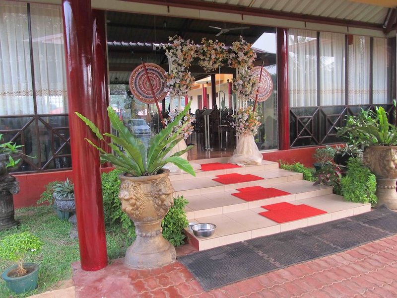 Platinum Resort (No Category) 108387