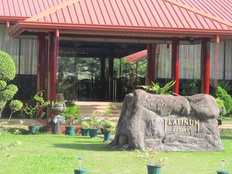 Platinum Resort (No Category) 108388
