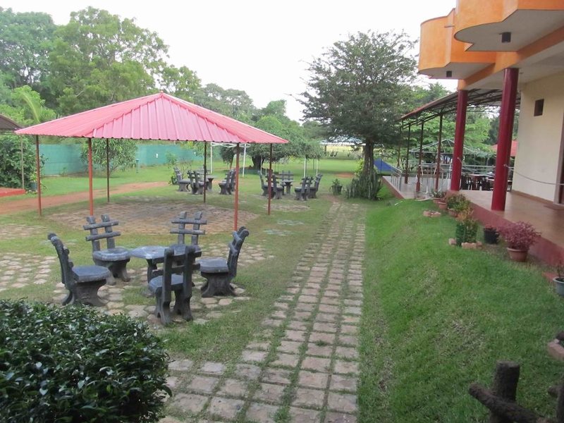 Platinum Resort (No Category) 108391