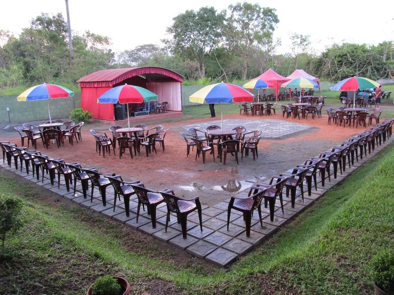 Platinum Resort (No Category) 108396