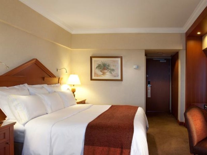 Polat Renaissance Hotel 99498