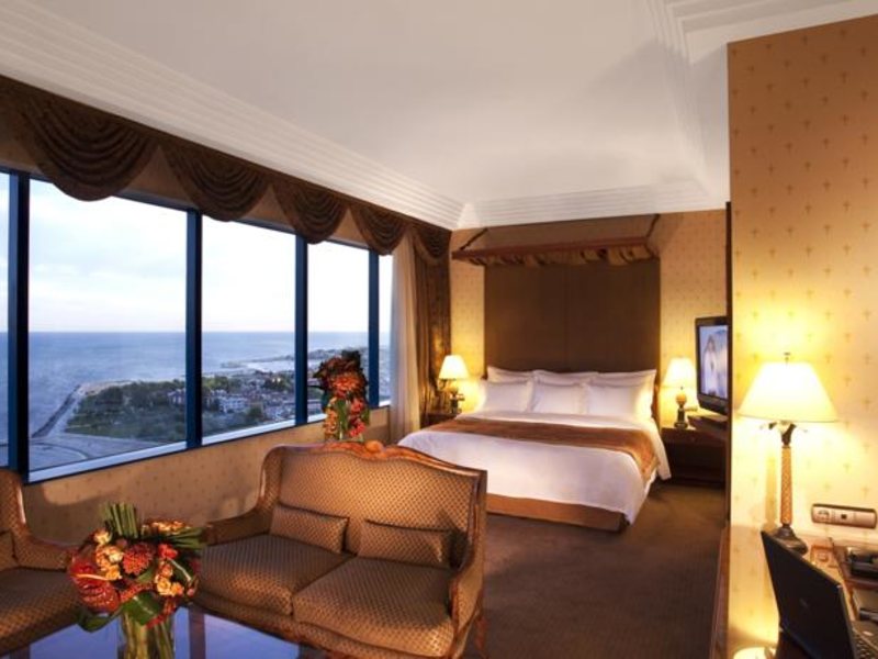 Polat Renaissance Hotel 99501