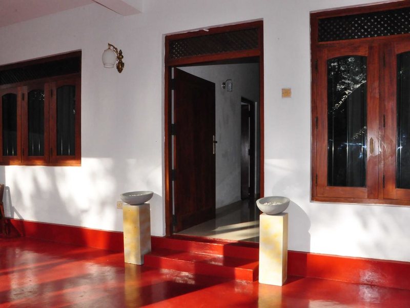 Polina Resort Hikkaduwa 196000