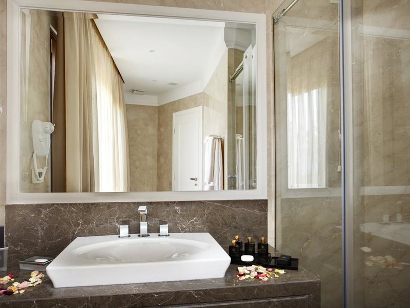 Pomegranate Wellness Spa Hotel (ex 251554