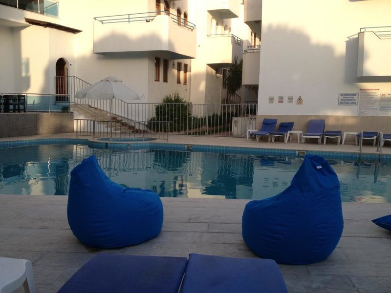 Ponz Apart Hotel 277158