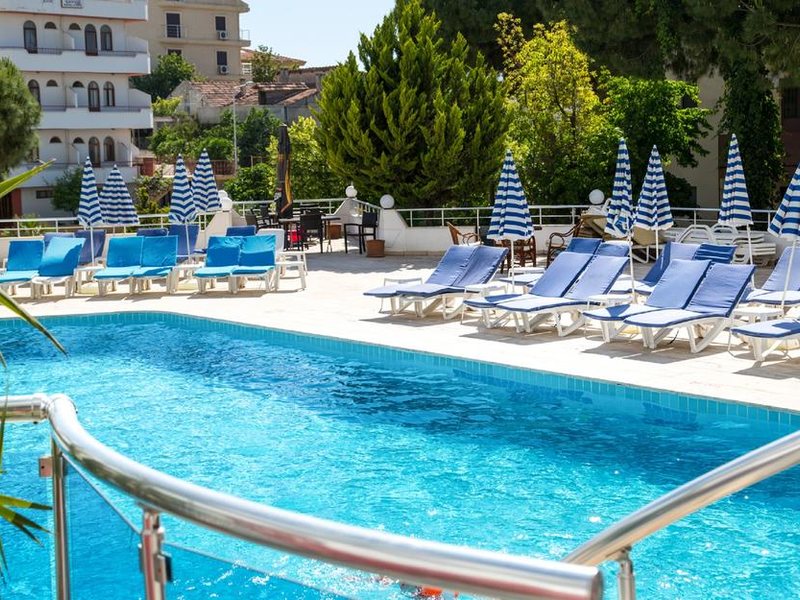 Ponz Apart Hotel 277159