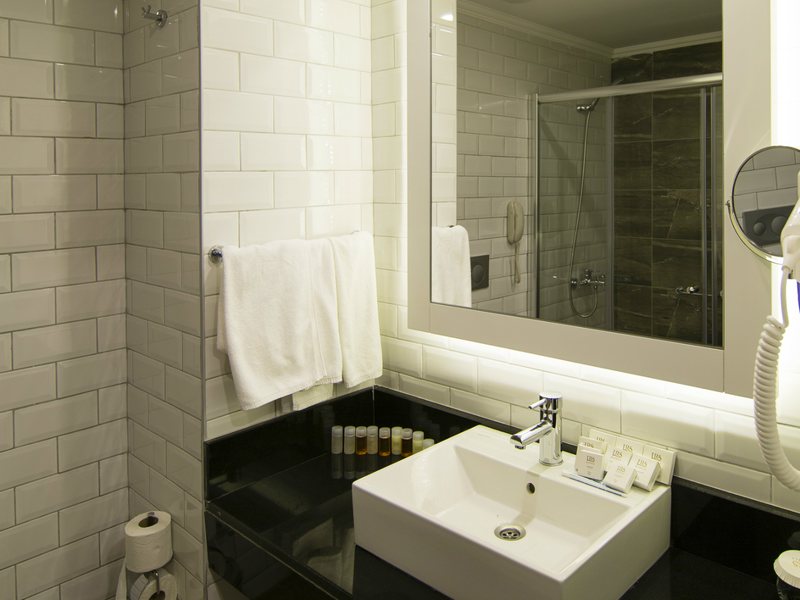 Port River Hotel & Spa 66133