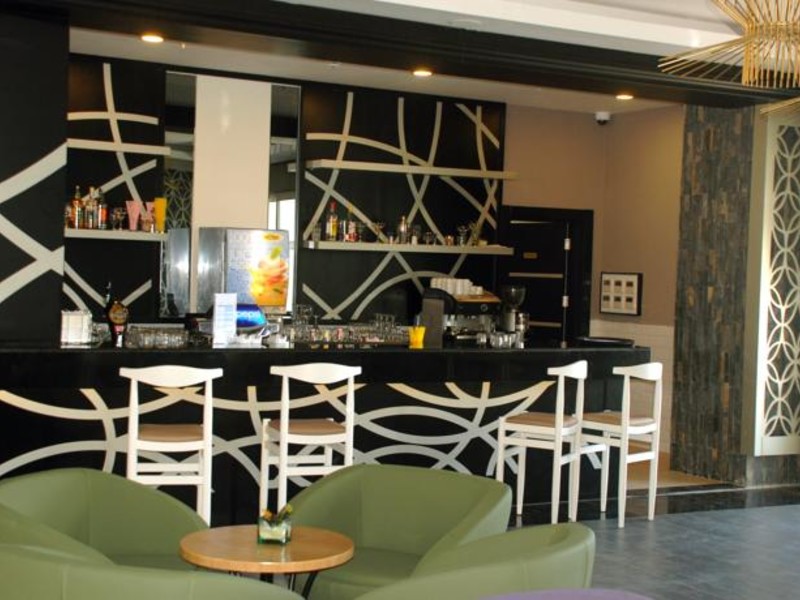 Port River Hotel & Spa 66143