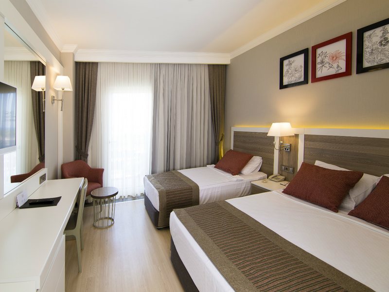 Port River Hotel & Spa 66144