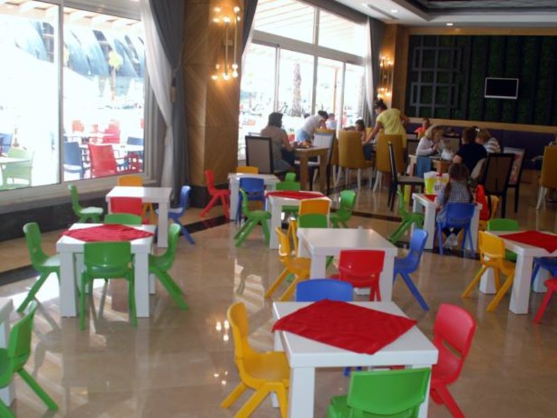 Port River Hotel & Spa 66152