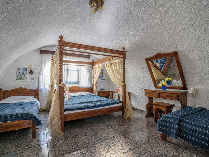 Porto Perissa 284890