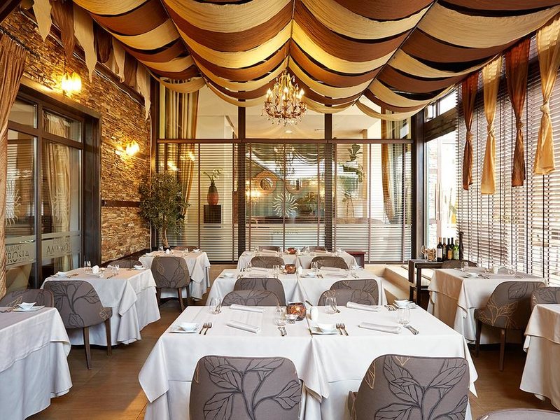 Premier Luxury Mountain Resort 238820