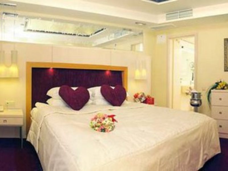 President Hotel  11361