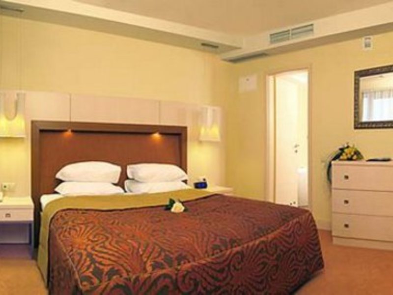 President Hotel  11370