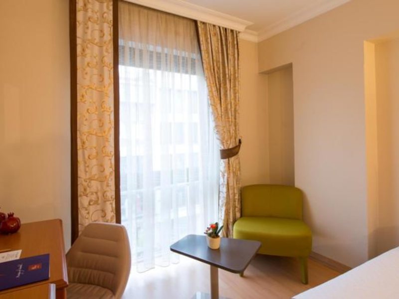 Prestige Hotel 161351
