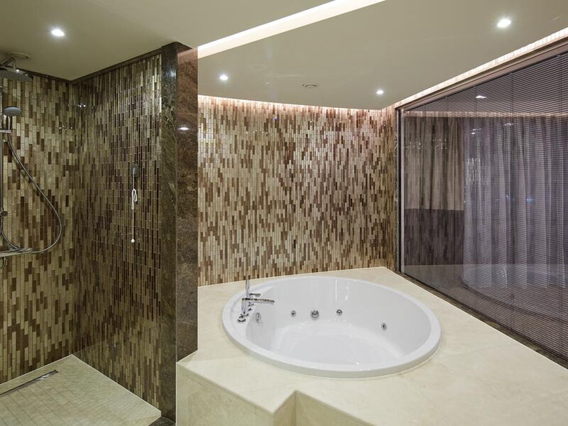 Pullman Istanbul Hotel & Convention Center 302305