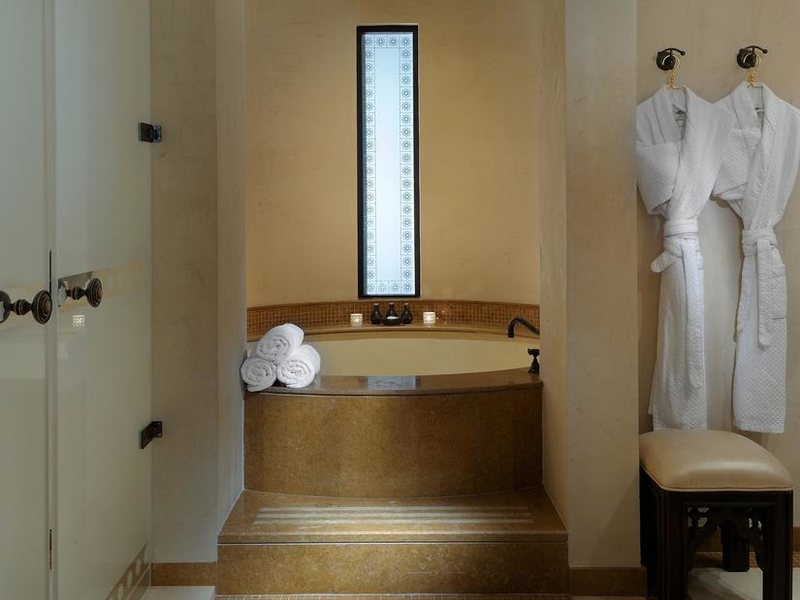 Qasr Al Sarab Desert Resort by Anantara 300039