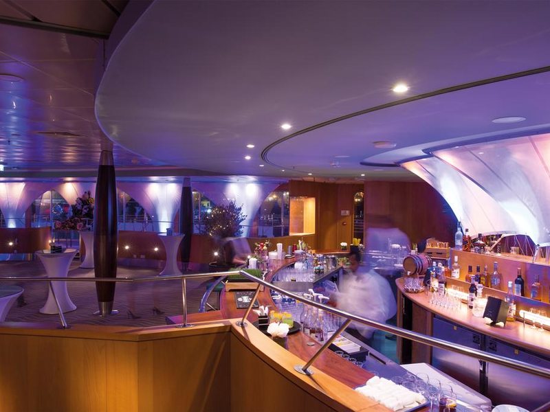 Queen Elizabeth 2 297625