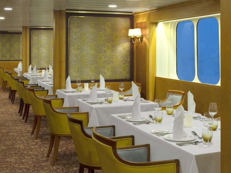 Queen Elizabeth 2 297626