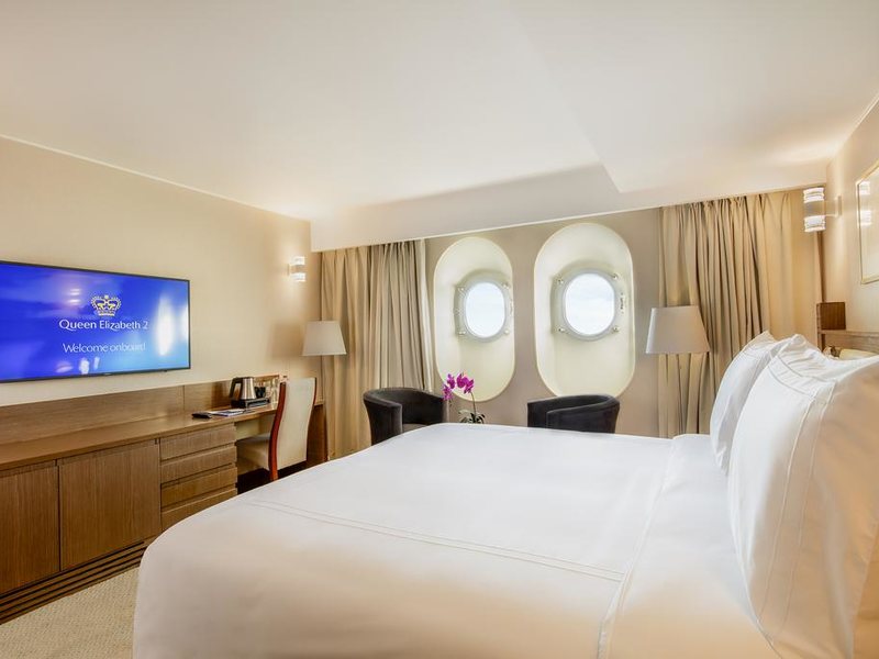 Queen Elizabeth 2 297635