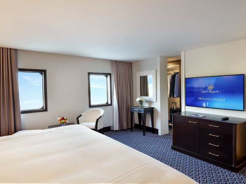 Queen Elizabeth 2 297638