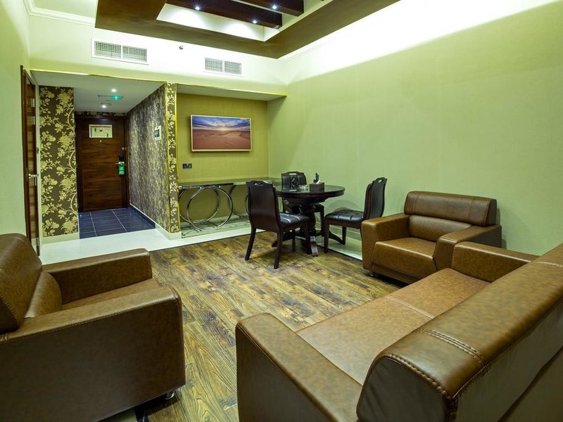 Queen Palace Hotel  230439