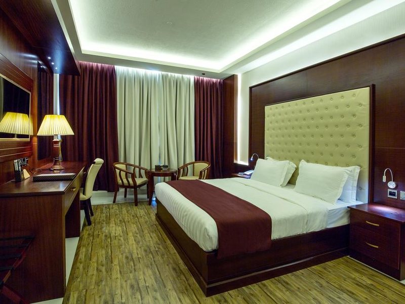 Queen Palace Hotel  230440