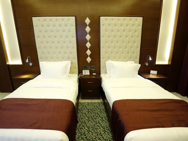 Queen Palace Hotel  230443